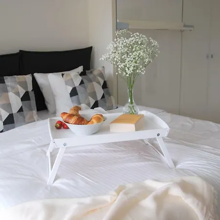 Davos Holiday Apartment דירה